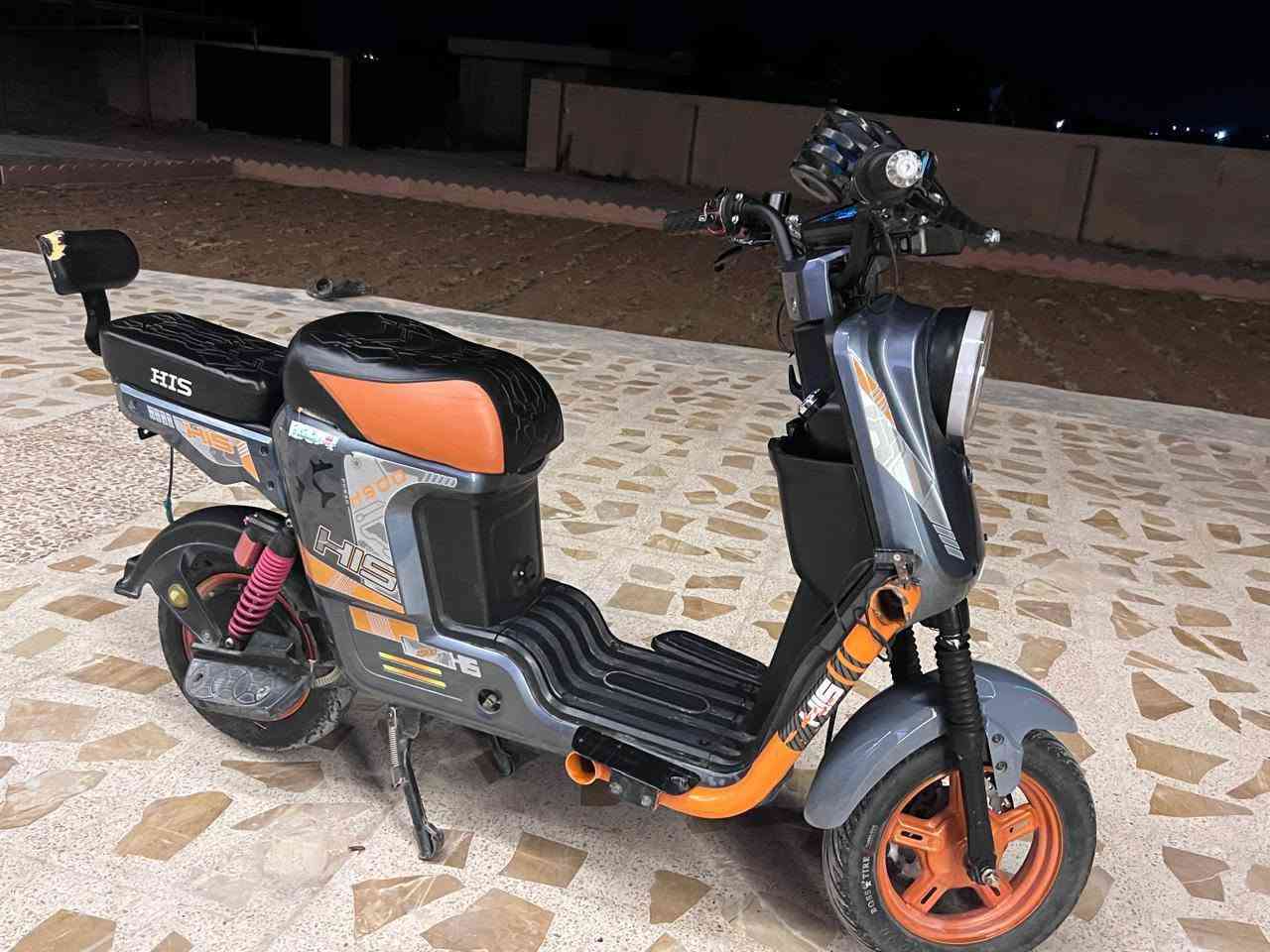 السلام عليكم موطور شحن H900 النضافه شوف العين موطور جاهز من كلشي شرط الشغل السعر 400 مجال بسيط العنوان كركوك الحويجه الرقم ***********
