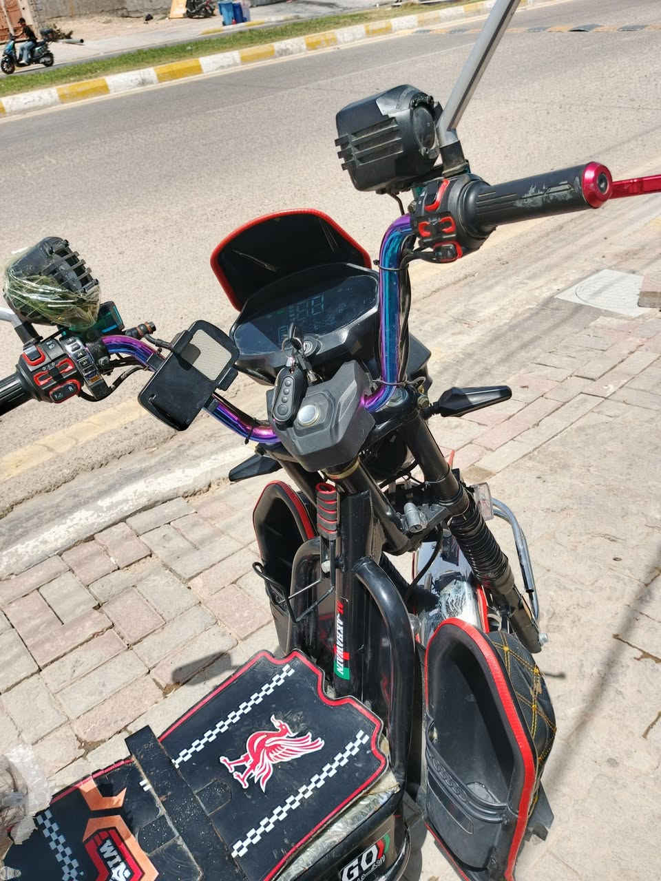 سلام عليكم مطور جبلي للبيع نضيف كلش والبطاريات جدد يقرن 10 للاستفسار ***********
