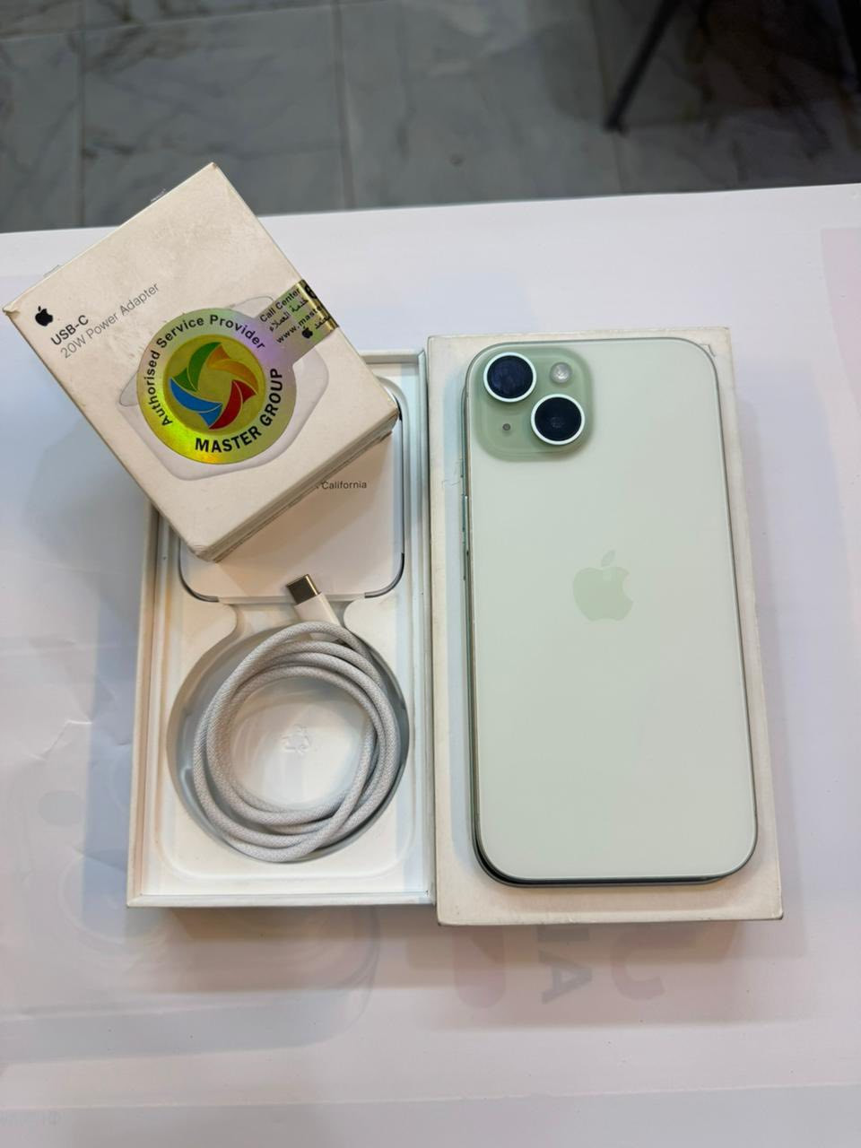 ايفون 15 كامرتين 256 ذاكرة
بطارية 84‎%‎
نضافة 100‎%‎
شرق اوسط ضمان ماستر
كامل ملحقات الاصلية شركة ماستر
السعر خاص ***********
العنوان القطاع شارع السوك مجاور عوينات الكرار 
مركز الشمس
