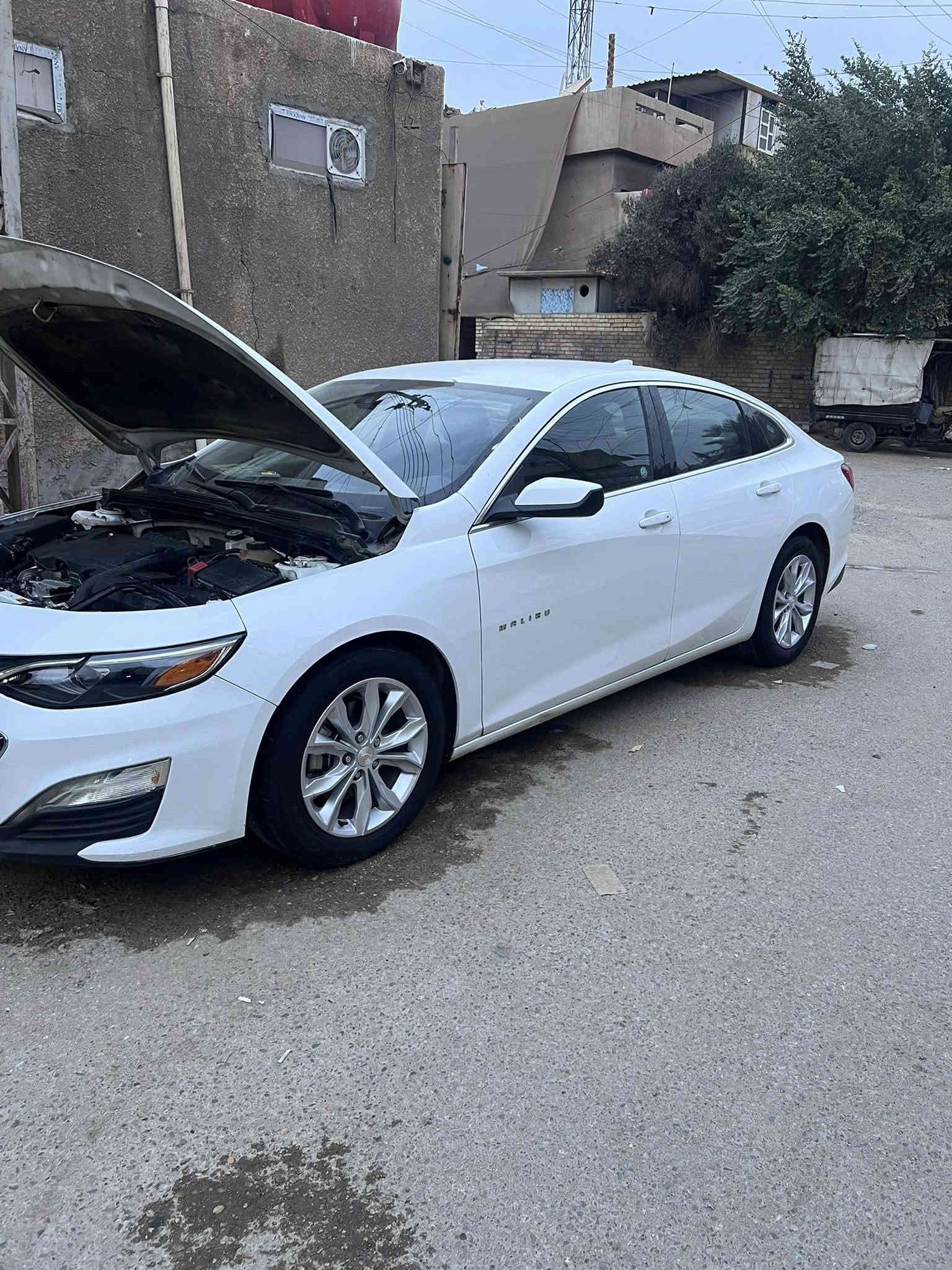 سلام عليكم ماليبو موديل 23 
ماشيه 25 الف. 

مكينه 1500 تيربو.  

مكينه كير صدر تبريد. نعمة 

تبديل فقط بنيد  باقي سياره كله مكفول

رقم بغداد تحويل ثاني يوم.  

سياره جديده 

فول مواصفات عده الفتحة. 

عارضه 125وبيها مجاال 

مكان السياره شعب حي اور 

***********
