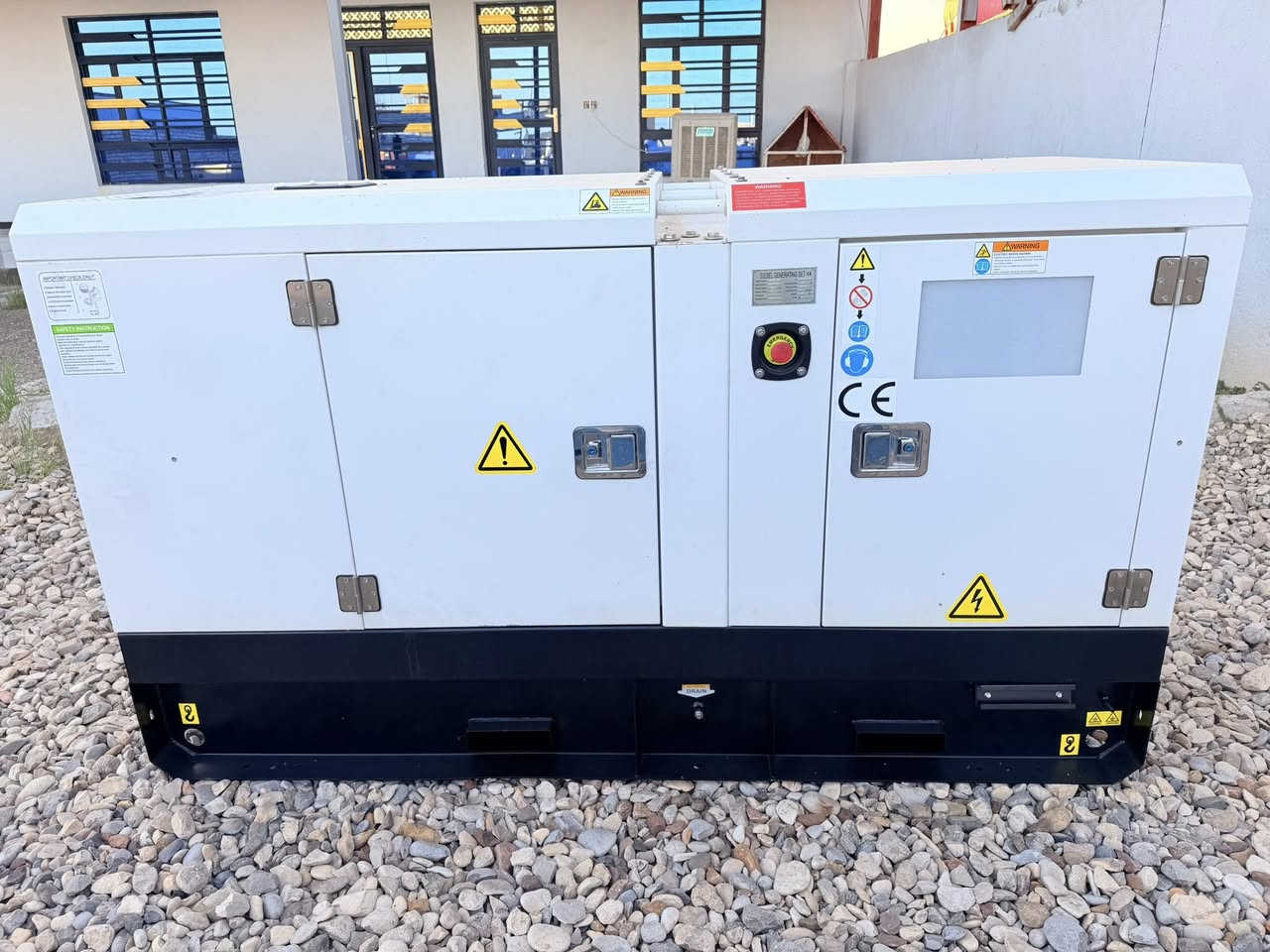 ازوزه لونكاي كاتم جديد زيرو 38 كيفي
المحرك 4 بستم التوليد ستامفورد نظام التشغيل برودكشن حديث إطفاء وتشغيل ذاتي العنوان بابل للاستفسار *********** يوجد توصيل لجميع المحافظات
