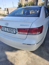 للبيع سوناتا موديل 2010 ورد خليجي بيها ٣ قطع أو نص بدون دواخل شرط محرك...