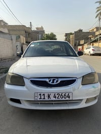 فيرنا موديل 2000 سيارة كاملة مابيها اي نقص مكينة قبل شهرين مبدلها جديد...