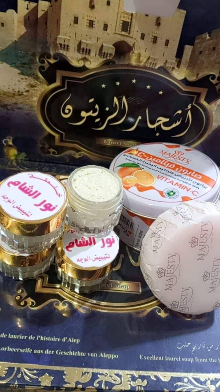 🌷🌷توفرت من جديد🌷🌷
🥰خلطة نور الشام السورية 😍
1 الخلطة والصابونة لتبيض الوجه 
2بتعالج حب الشباب واثار حب الشباب 
3بتعالج المسامات الواسعة بلبشرة 
4بتعالج الخطوط الضاحكة الموجودة بلبشرة 
5بترطب وبتغذي البشرة
6بتعالج الهالات السوداء الداكنة يلي تحت العيون
7بتعالج المسامير والرؤس السوداء لتحت الجلد
8بتعالج البشرة الجافة وبتغذيها
9بتعطي نظارة ونعومة للبشرة 
10بتعالج الاسمرار لحوالي التم 
مصنوعة من الزيوت الطبيعية و الأعشاب الطبيعيه وبدون أي مواد كيميائية 
تاذيلك بشرتك
👍👍مع ضمان الاسترجاع في حال عدم للاستفادة 👍👍 
للطلب خاص او واتس اب ***********
متوفر خدمة توصيل لكافة محافظات العراق 🚗🚗
