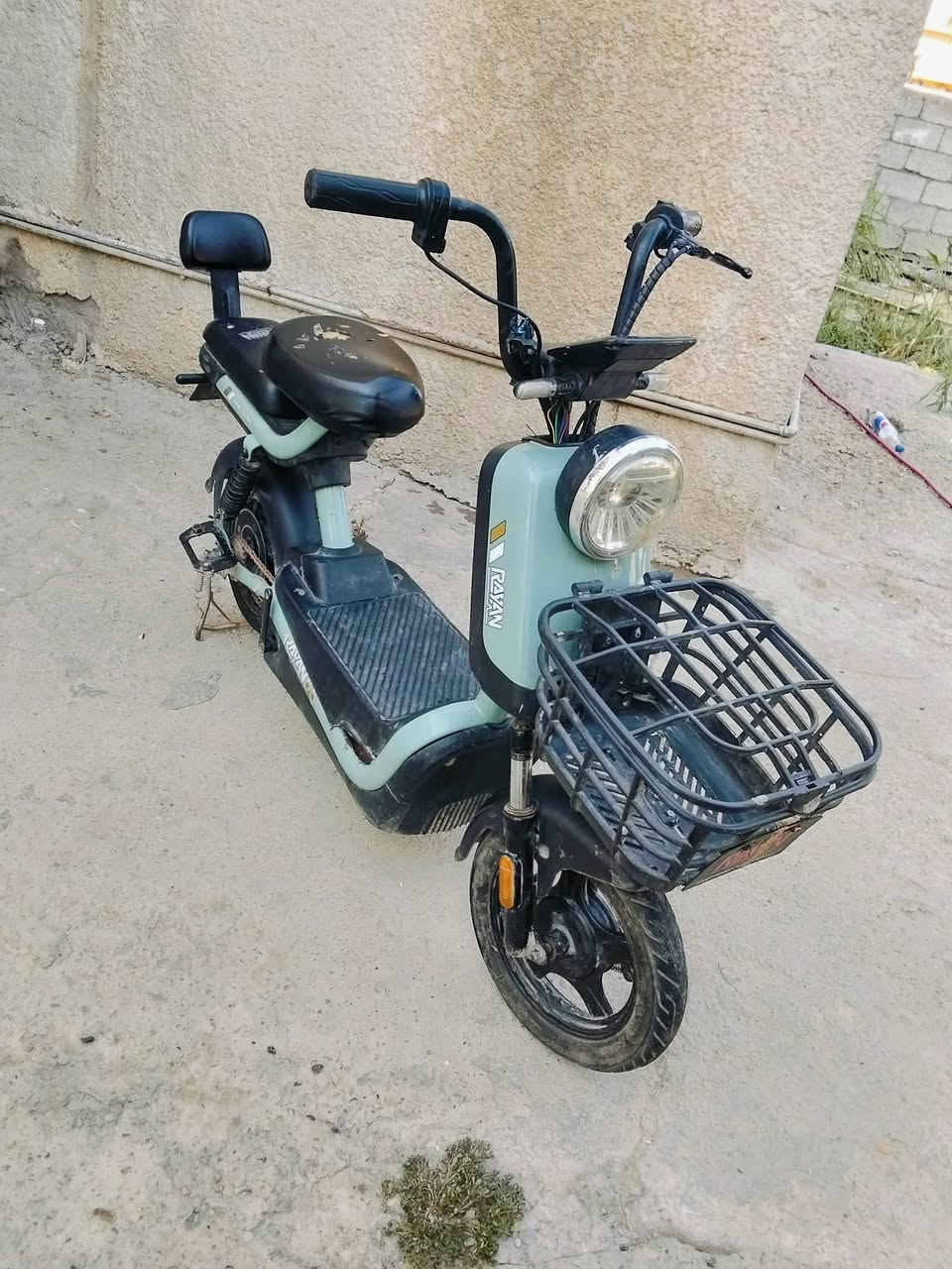 دراجة شحن نضيفه اريدها 200 وبيه مجال الرقم ***********
