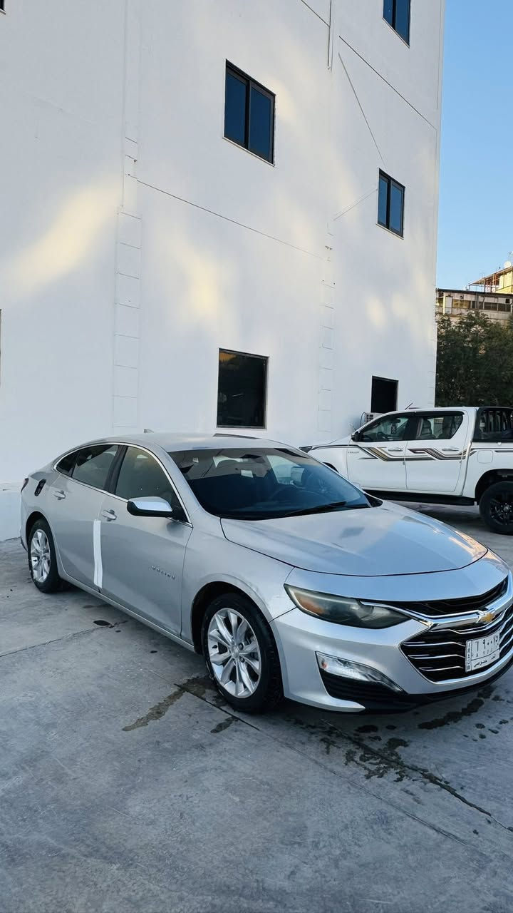 ماليبو ٢٠١٩ حره 
المواصفات : 
بصمة تشغيل  / 
تحكم ستيرن /
ماشيه ١٣٠ 
كشن كهرباء 
رادار جانبي / 
حساسات خلفية / 
شاشة كبيرة  / 
ويل كب / 
اطفاء ذاتي / 
بلوجكتر LED 
/ مانع انزلاق / 
بلوتوث / 
اواكس /
‏ثلاث قطع  تبديل 
/ محرك 1500 وكير جيد جدا  
سعر ١٠٣ بيه مجال
***********رقم
