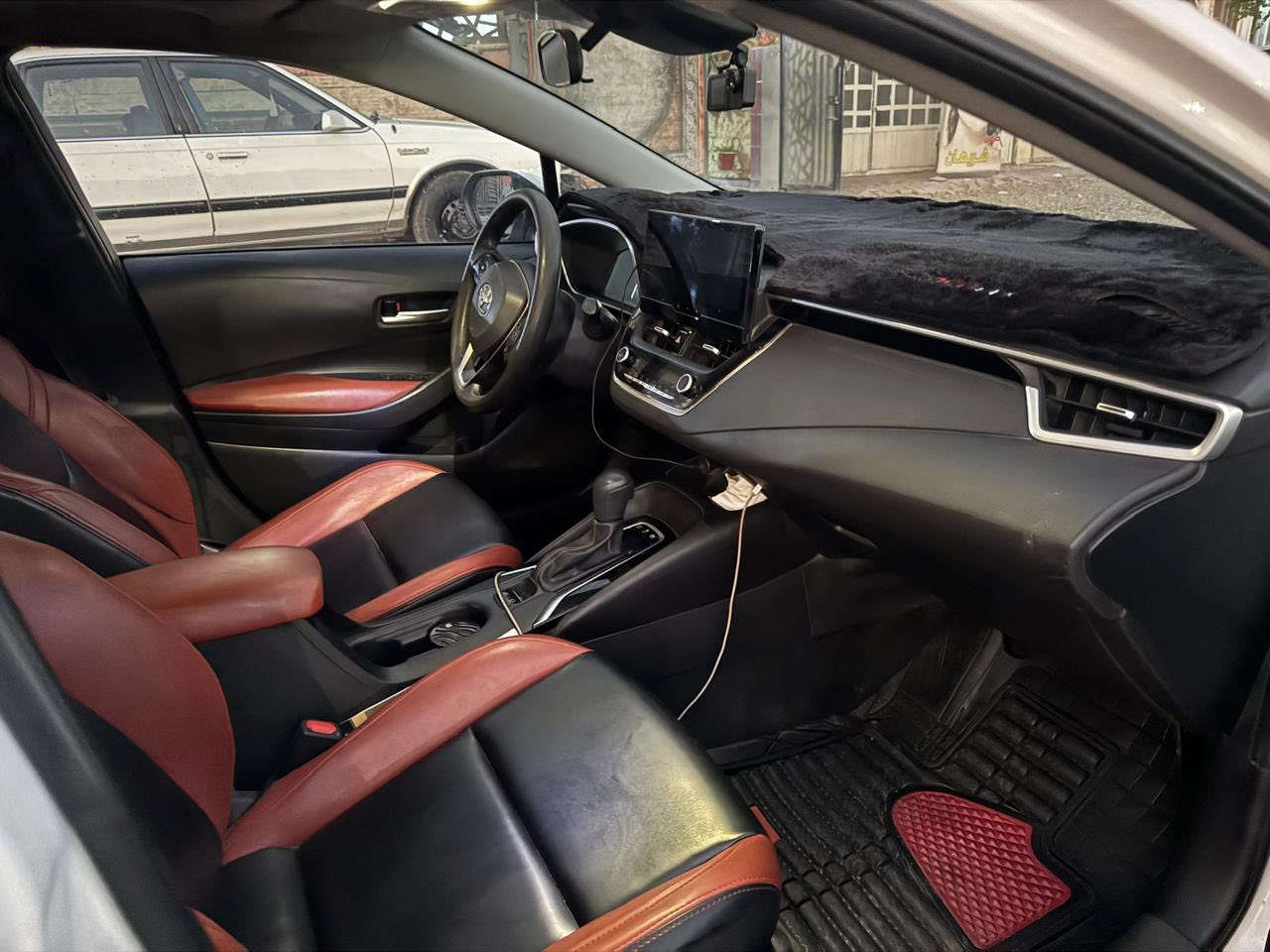 السلام عليكم
للبيع كورلا هايبرد 

فول موصفات استعمال قليل 

مكان بغداد ‭0770 920 4659‬
