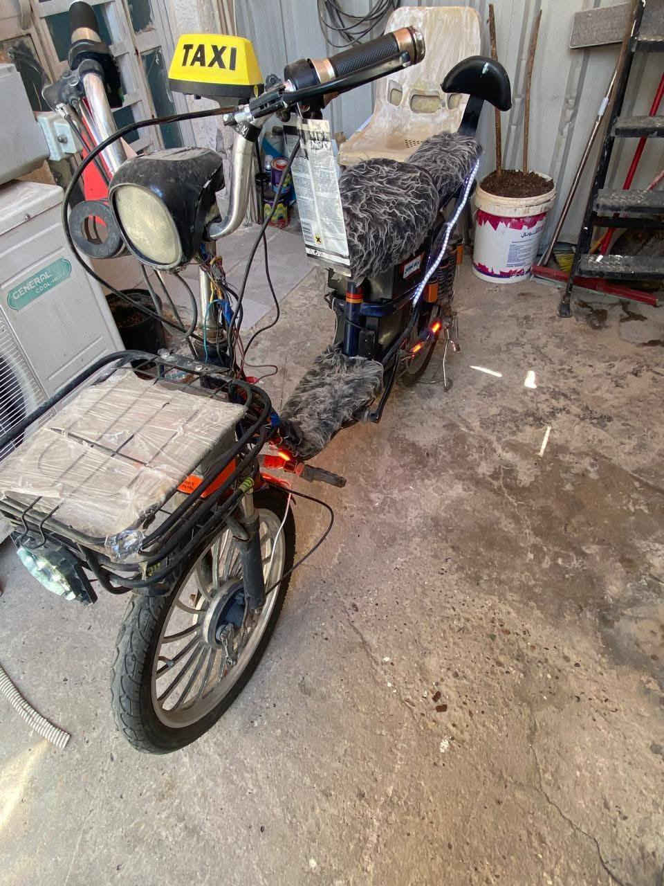 السلام عليكم
دراجة شحن Manlima E-bike شركة معروفة متانة وتحمل

كاملة غراضها ويا شاحنتها وبصمتها وسويجاتها مجمبزة وانذار من السرقة سرعة مناسبة

تاخذها وترجع بيها

 مناسبة لكل الاعمار حجم 20

هاي بيها بايدر تشحن منه وتمشي بايسكل ودراجة بنفس الوقت للعلم هيج نوعيات تصير شوي غالية بغير دول لان هايبرد عارضها بسعر مناسب 90 الف ولحد يدور وياي ترا شغالة وكلشي ما بيهة بس متروكة وبطاريتها صح مستعمل بس مو هواي نعتبرها نص عمر مكاني بغداد

راكبين تتحمل وزن حد اقصى 180 كيلو سرعة 40 4 بطاريات نص عمر


**إذا كنت صاحب هذا الإعلان وتريد حذفه لأي سبب، رجاءا أرسل رسالة إلى الدعم الفني**