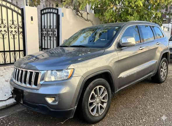 للبيع او لمراوسة حسب القناعة… جيب لاريدو موديل ٢٠١٢… محرك ٦ سلندر… كير توماتيك… فور ويل…. بصمة… شاشة وكامرة…كشنات كهربائية وهيتر وجلد… السيارة كلهه بلادية ومابيهه لا قطرة صبغ ولا تعديل ومابيهه اي نقص… المكان دهوك… السعر ١٨٥ ومجال… عليهه ٩٠٠$ غرامة تنخصم من السعر…. للاستفسار 
***********
*********** دهوك
