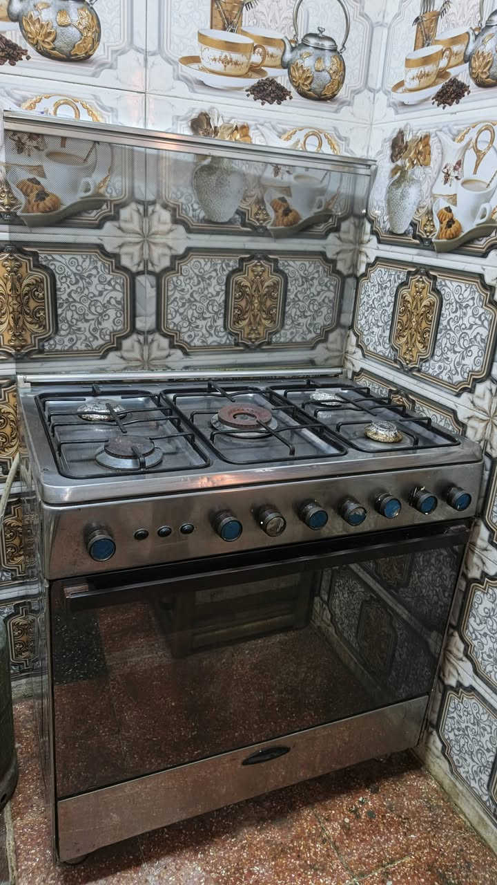 السلام عليكم طباخ البيع شغال حته الفرن
سعره 250 أو بي مجال الاستفسار الاتصال *********** بي واتساب
