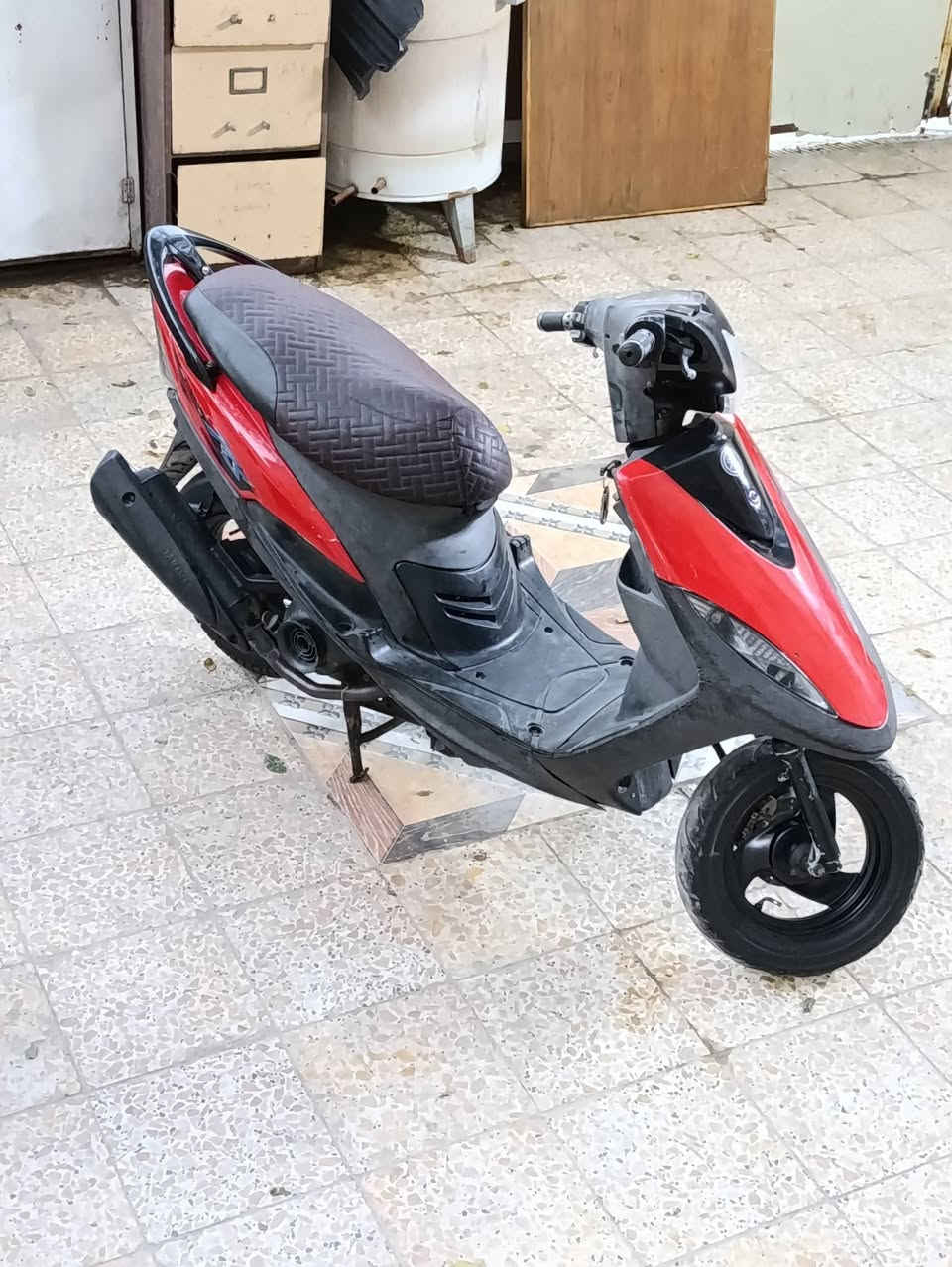 السلام عليكم
مااكس عدله   ياباني 120 
دراجه مكفوله محرك  بلادي ما مفتوح شرط الفحص 
دراجه فوول ملاح كفرات بلادي كله ختم واحد 
شلعه ومعدل  110 فوول متنكض
كلشي شغال سلف  هندر اشاير  كلوبات سكنات  عينه لونين عداد السرعه  وعداد بانزين شغال  كلشي عل بلاد  

احلا من صور بالف مره 
سعر   800 وبيهه مجال قليل 
شراي يتصل
مكاني بصره 
 
***********
