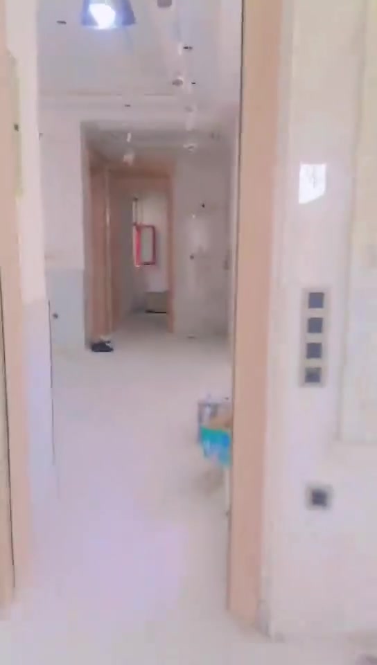 عمل جميع انواع ديكورات داخليه والخارجية وعمل جبس بورد وسقوف ثانوية وعمل  جميع الاصباغ داخل الكوت***********
