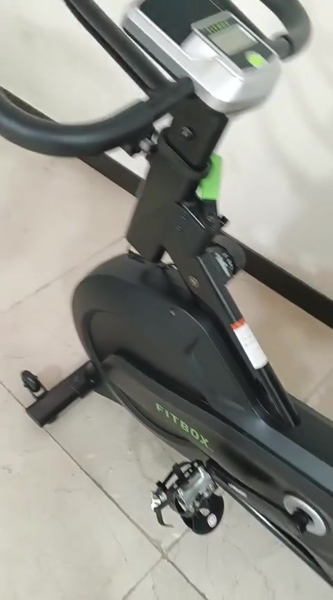 للبيع بايسكل رياضي لتنزيل الوزن واللياقة 🔥
للبيع بايسكل رياضي بحالة الوكالة، جديد ومامستخدم نهائياً إلا يوم واحد فقط.
✅ مناسب لتنزيل الوزن وحرق الدهون
✅ يساعد على تحسين اللياقة البدنية
✅ مناسب للاستخدام المنزلي
💰 السعر: 190 ألف 📌 السعر بيه مجال للي يشتري 

📩 للتواصل والاستفسار عبر الصفحة
المكان .بغداد 

فرصة ممتازة، الجهاز جديد جداً ونظيف وما بي أي ملاحظة
رجاءً اللي ما عنده نية شراء لا يبخس بالسعر، والجهاز جديد ونظيف جداً. ✔️.


**إذا كنت صاحب هذا الإعلان وتريد حذفه لأي سبب، رجاءا أرسل رسالة إلى الدعم الفني**