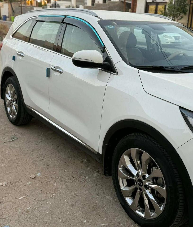 لسلام عليكم سورنتو موديل 2020
 فول ما عده البانو رامه
  معروفه مواصفاته  سياره
 جديده كلش مكفوله كفاله عامه
صندوق كهرباء 
كشانه كهرباء 
شاشه كار بلي 
حساسات
دبل شباك بلادي
السياره 6 مو 4  
 تاخذه متصرف عليه ربع جديد 
تخم تاير جديد تبريد ثلج ماشيه 117 
سياره جاهزه مجهزه العنوان الانبار الفلوجه 
***********
