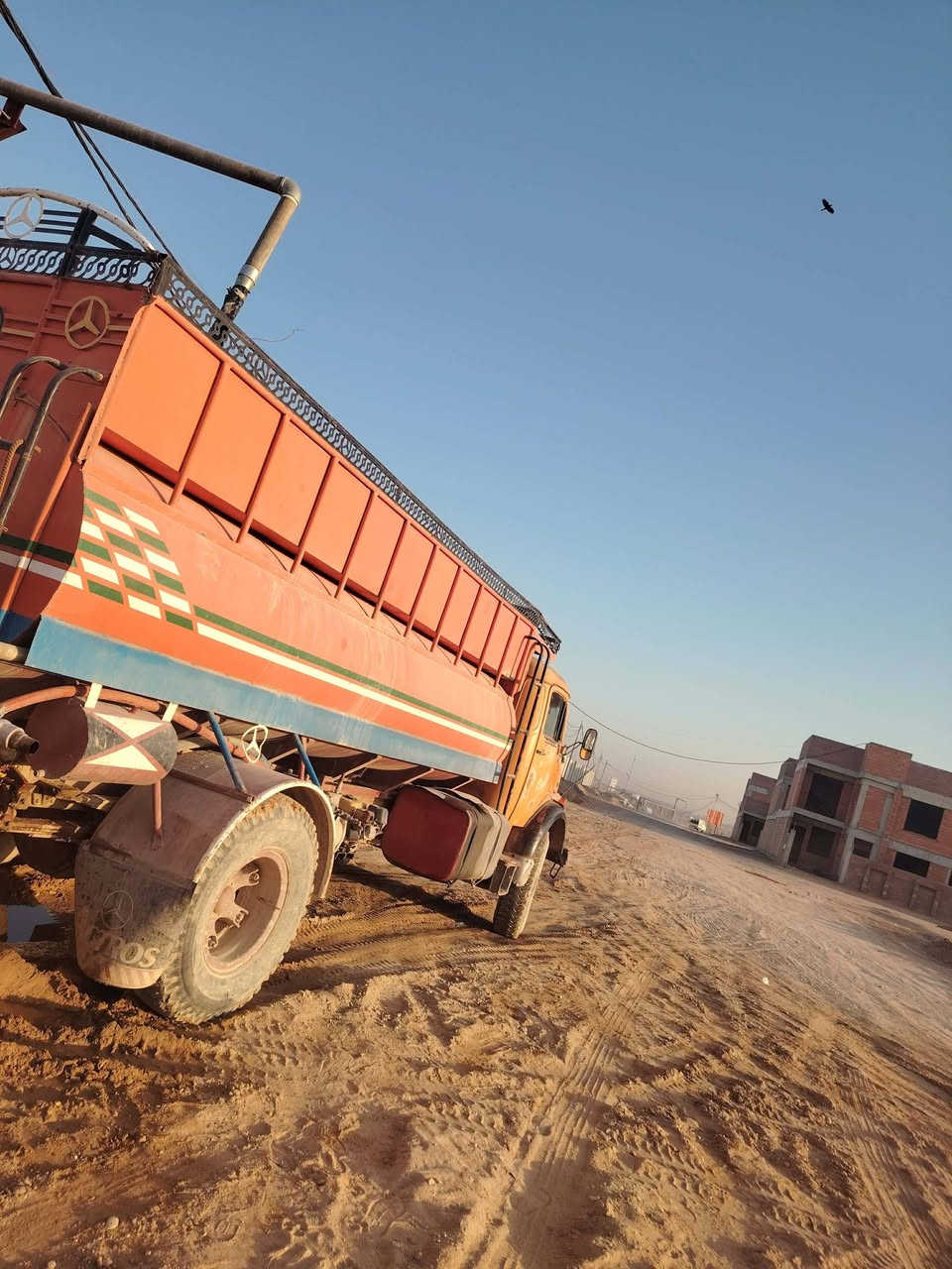 سلام عليكم تنكرجديد مغلون ابردين للبيع مراوس بصلع يرهم ***********
