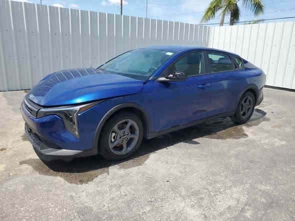 السلام عليكم 
K4 2025
دخول جديد منفيست باسمي
تترقم شمالي
ابيعها على حادثها 
مكان السياره بغداد
السعر ١٤٣ وبيها مجال 
***********
