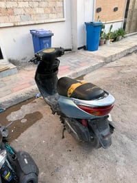 دراجه بريز للبيع مكان بغداد السعر 350وبيها مجال للاتصال 07760810383