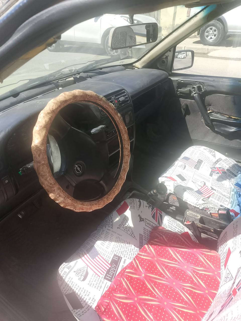 سلام عليكم.
فكتره 92 محرك 16 سنويه جديده رقم نجف دولي محرك وكير نضاف كهربائيات كلها شغاله تخم تاير جديد باتري جديد سعر 20 قفل 
واتساب ***********
