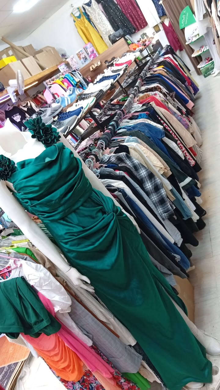 السلام علیکم وصلت بضاعە جدید باری تازە گیشت
ناونیشان سلیمانی سەرچنار سەروی مزگەوتی مشخلان خوار پیزای نرویج  ***********+*********** 
عنوان سلیمانیە سرجنارقریب عن جامع مشخلان بصف پیزا نرویج 
#avani #سلیمانی #سلیمانیه_کةرکوک_اربیل_کردستان_عراق #کوردستان #شار
