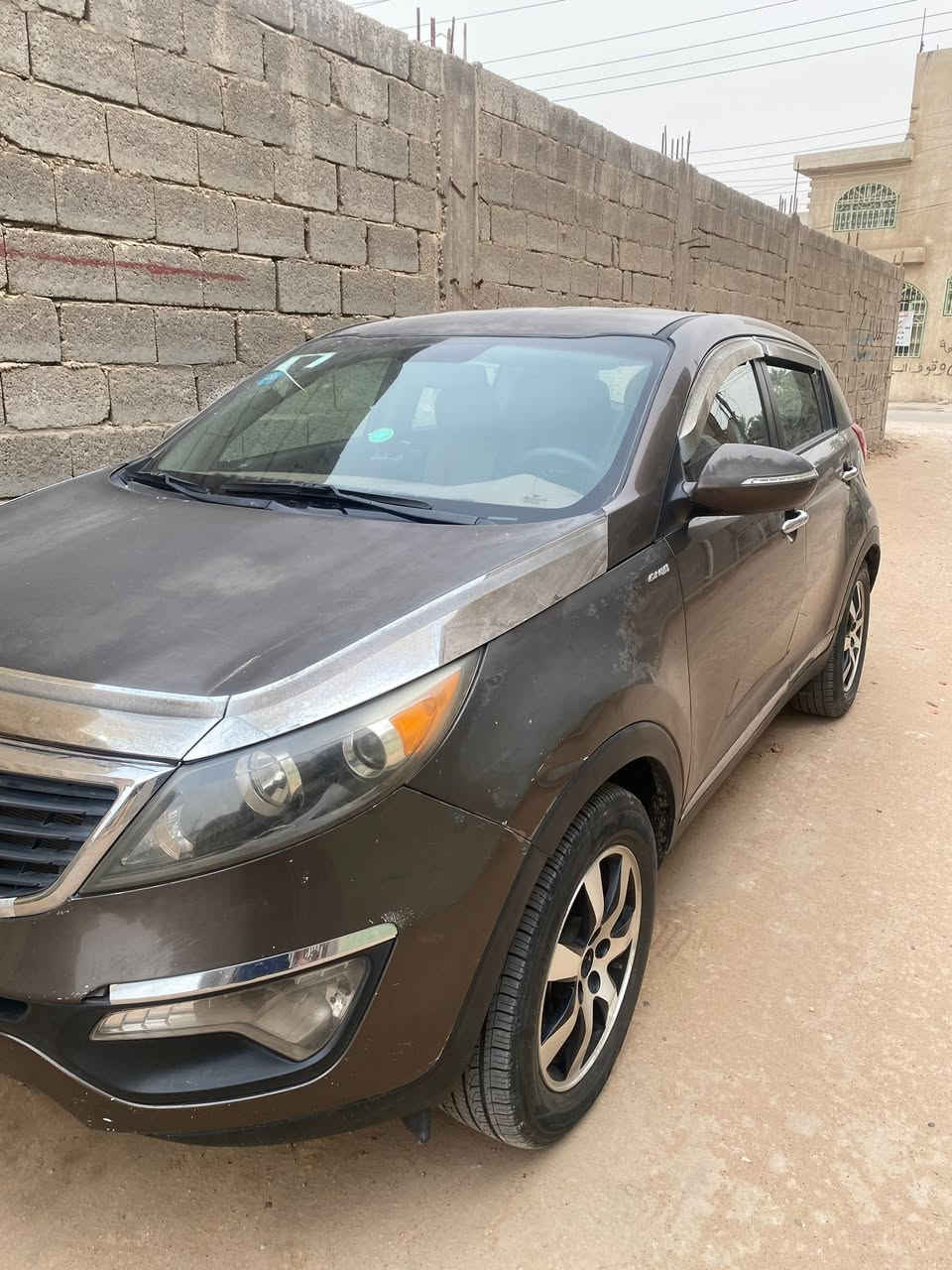 سيارة سبورتج 2012 امريكية للبيع ماشية 109 الف ميل، مكينة 2400 دوش تبريدها ثلج بيها بس جاملغ ايمن  و جراد قليل
السعر : 120 وبيها مجال قليل
للتواصل : ***********
