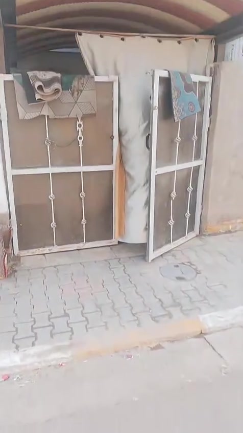 سلام عليكم بيت لبيع الحسينية مصقط
بضهر شارع ابو جلال يحتوي علة غرف 2الطابق الرضي غرفة 2الطابق الثاني صحيات كاملة المساحة 120متر 
اتواصل او ستفسار علة الرقم ***********
