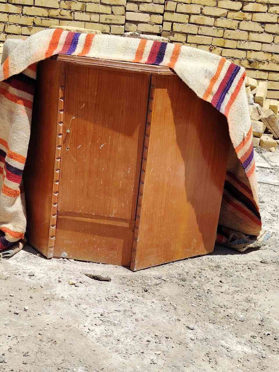 غرفة نوم للبيع و وضعها كما موضح في الصور وعليها اتربة و الأغراض غير مرتبة ترميم حاليا في البيت
والسعر مناسب اقل من 500 الف وفيها مجال
الاتصال على الرقم التالي ***********
