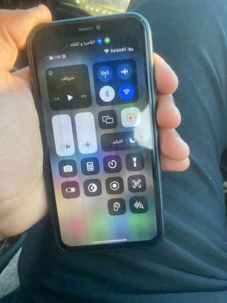 سلام عليكم ايفون ١١برو فقط  مبدل شاشه وبيها خطوط خفيف  بس من تنزل البرده ممئثر سعر٢٠٠
***********
