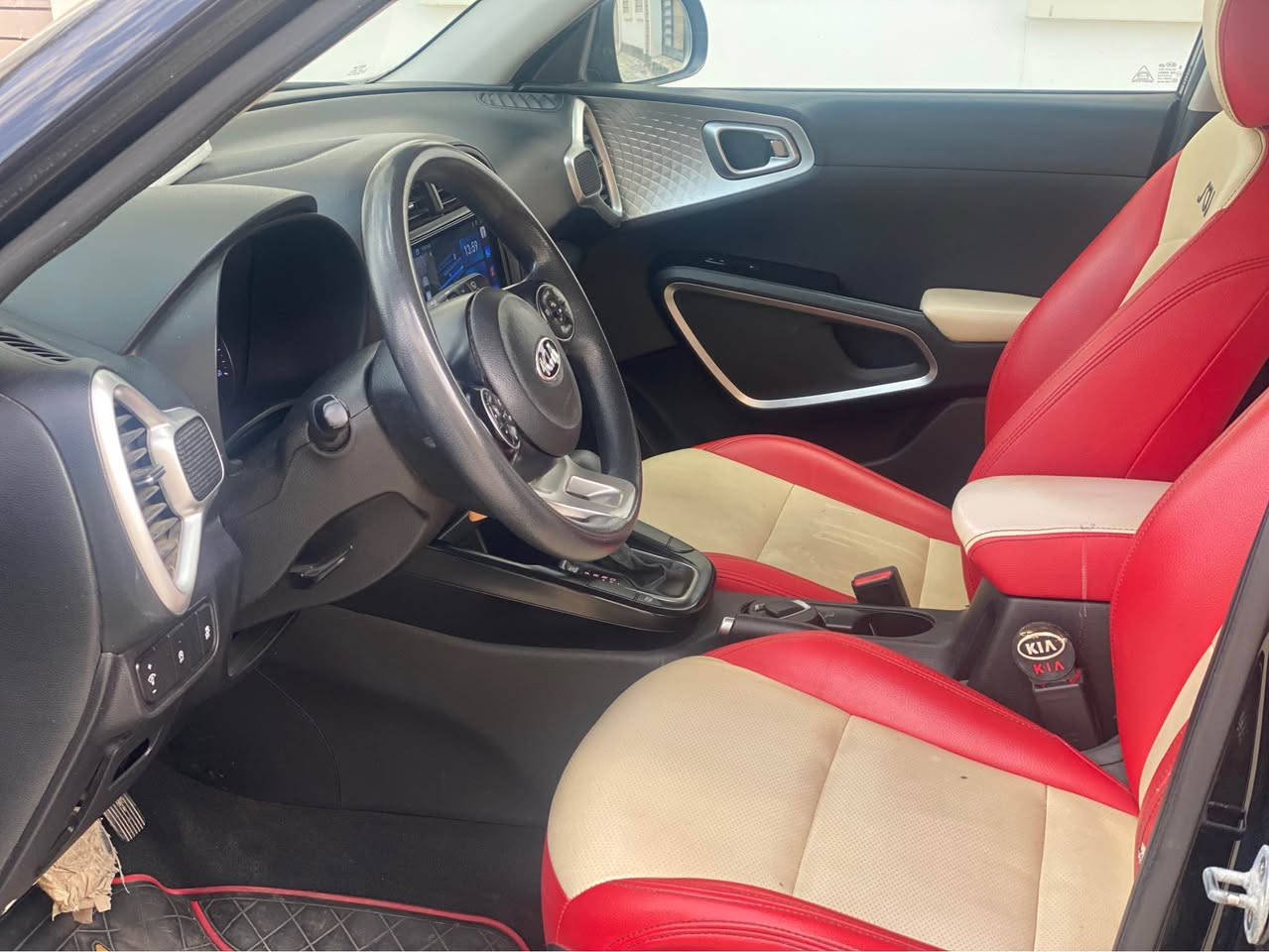 السلام عليكم 
كيا صول 2020 للبيع
السيارة وارد امريكي حادثها جداً بسيط ومرفق بالمنشور
المحرك 2000 دوش
ماشية 71 الف km
بأسمي تحويل مباشر
السيارة فول عدا الفتحة
نظام كاميرات 360 درجة امامي خلفي جانبي
مكان السيارة واسط / الكوت / مركز المدينة
سعر السيارة 143 وبيها مجال بسيط 
للاستفسار الاتصال على الرقم 
*********** دهل اوران, واسط
