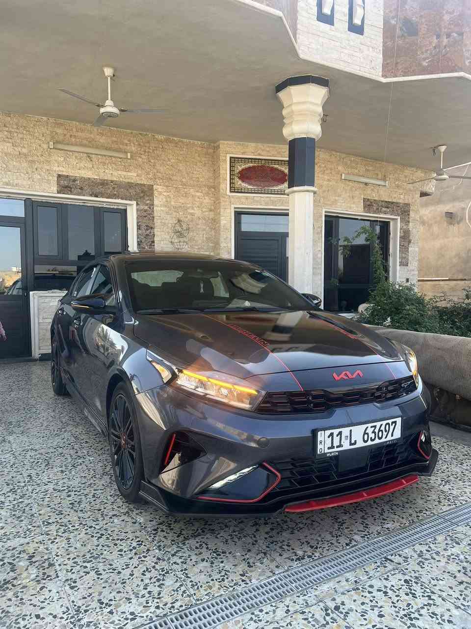 السلام عليكم
كيا فورتي Gt اعلى فئه بل فورتي 2023 ماشيه 30 الف 
 رقم بغداد  ب اسمي 
كشن  كهرباء  و تدفئه وتبريد فتحه 
وباقي مواصفات ال gt معروفه 
حادث السياره قبق جنطه وربع جاملغ وبدلت قبق جنطه بلادي نفس اللون شرط بلادي مو تجاري بدون شواصي بدون ايرباك  باقي السياره كفاله حته من الشخط 
جديده وبل عافيه عل ياخذه 
عنوان السياره بغداد 
*********** بس واتساب 
معروضه ب 162 وبيه مجال
