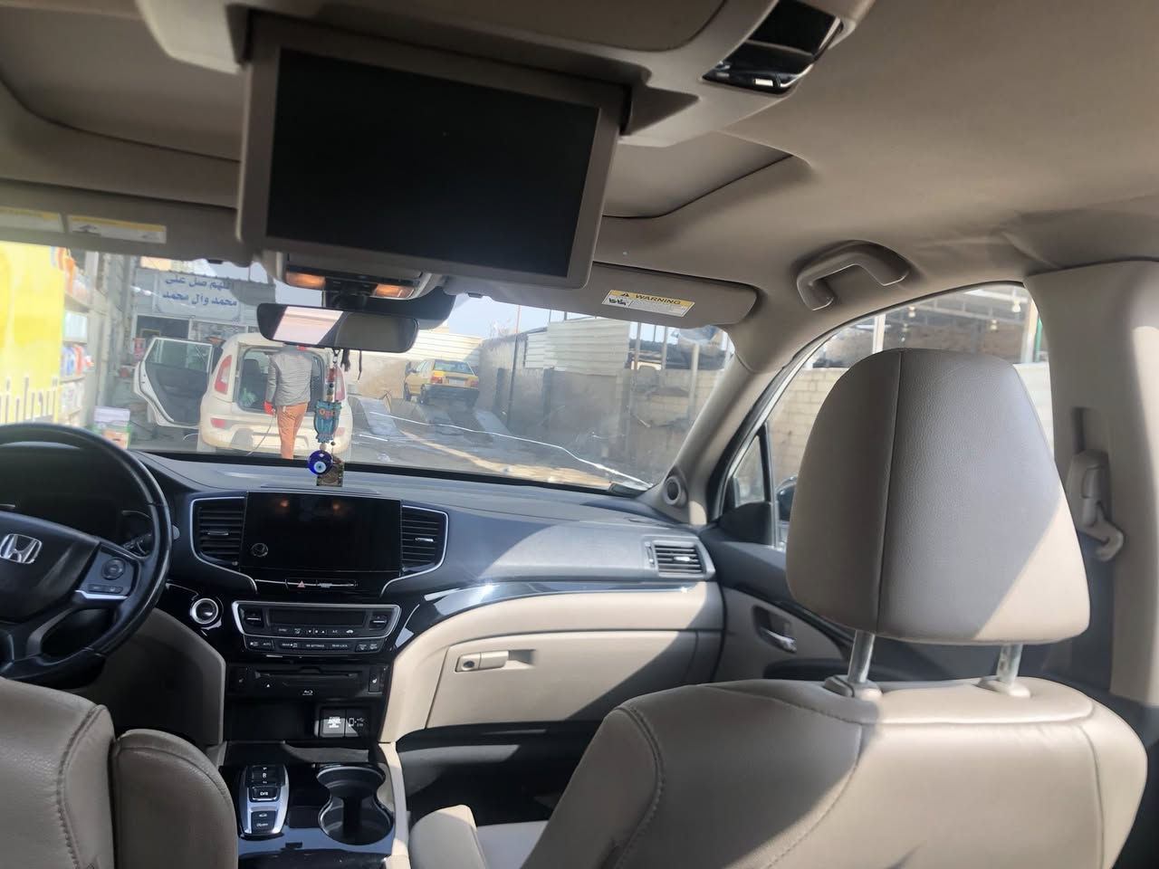 السلام عليكم
هوندا بايلوت ياباني ٢٠٢٢  ٧راكب 
وارد امريكي فول مواصفات 

المواصفات:
١-رادار امامي جانبي(نقطة عمياء) وخلفي 
٢-ترحيب ودخول ذكي 
٣-سويج بصمة وتشغيل عن بعد 
٤-لايت زينون ذكي وبلاجكتورات ضباب 
٥-محرك ٣ونص ٦ سلندر المرغوب 
٦-اشاير بالمري 
٧-كشنات جلد وكهرب ٨حركات وتخرين ٣اوضاع ميموري وتدفئة كشنات 
٨-٣اوضاع قيادة ايكو وسبورت وثلجي
٩-تحديد مسار ذكي وياخطوط الشارع 
١٠-نقاط عمياء وكامرة ذكية ٣ وضعيات دوارة 
١١-مثبت سرعة كروز عادي وذكي 
١٢-شاشة جبيرة ١٠انج وتدعم ايفون واندرويد 
١٣-منافذ usb و typec امامي ومقاعد الخلف والمقاعد الاخيرة 
١٤-تبريد ثلج بيانو ٣ قطع امامي ومقاعد الخلفية ومقاعد ال٧ راكب 
وشاشة تحكم خلفي 
١٥-صندوق ذكي شفط 
١٦-كير دكم المرغوب 
١٧-مراية ذكية تعيتم ذاتي 
١٨-ستيرن فول تحكمات وشفتات سرعة ٩نمر 
١٩-مساند جانبية شركة جلد 
٢٠-بردات بلادي جوم الخلف شركة هوندا سلايد داخل البوب
٠
٢١-داخل جلد بيجي ودشبول جلد اصلي شركة 
٢٢-سيارة عزلها عالمي١٠٠% وحيف ماكو 
٢٣-سبير وعدة كامل 

مكان السيارة بابل
السعر260$ 
التواصل على الخاص
***********
