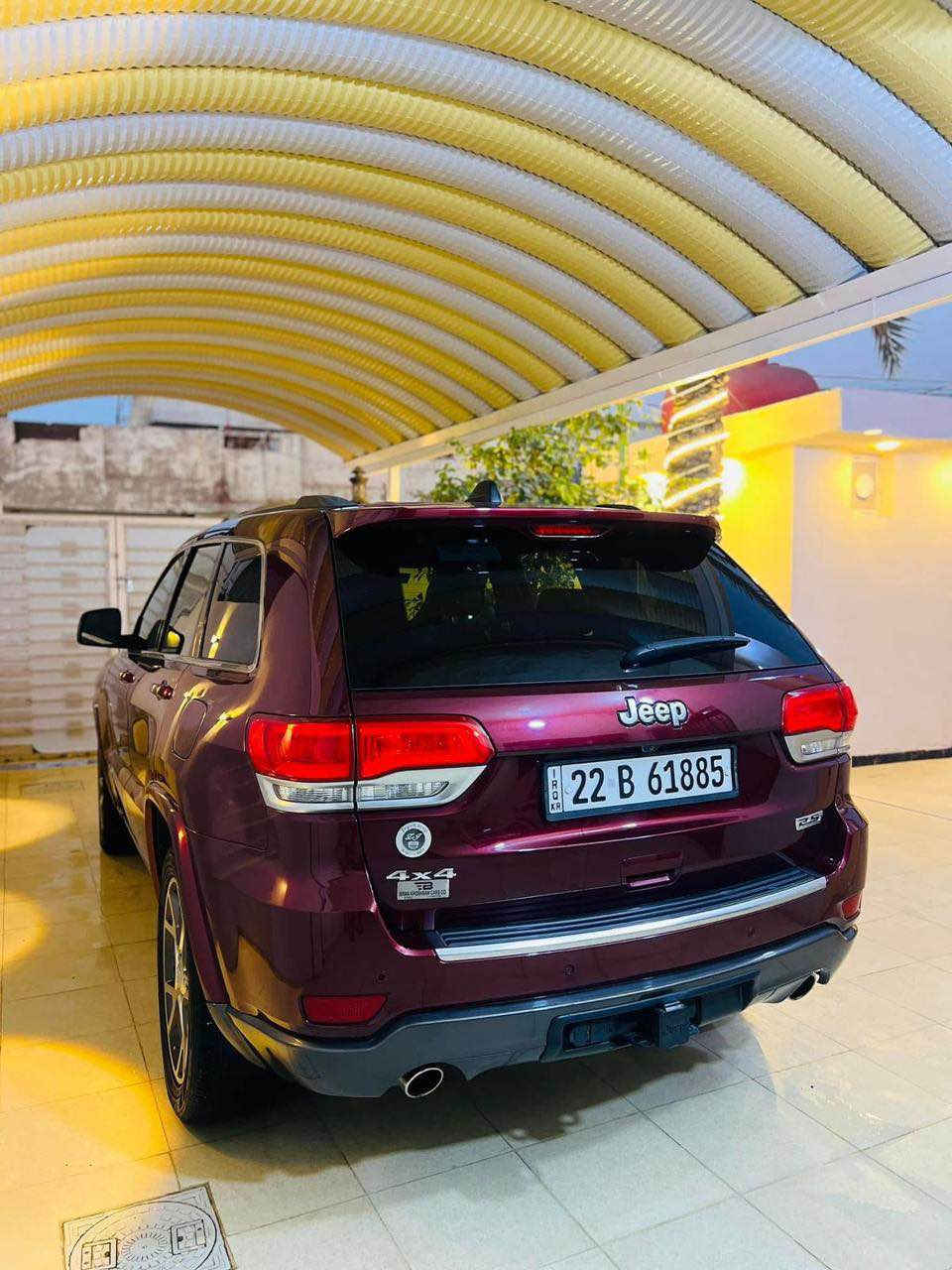 السلام عليكم 

جيب كراند شيروكي 2018 فول مواصفات كفاله كلين تايتل 
مكينه 3600/ بانوراما / بصمه / كراسي جلد / كشنات كهرباء / فور ويل / شاشه جبيره / كامره دواره / كشنات تدفئه / صندوف كهرباء / السياره بيها بعد هوايه مواصفات ماشيه 92 ميل السعر 250 $ وبيها مجال بسيط مكانها بغداد شارع فلسطين *********** بغداد, العراق
