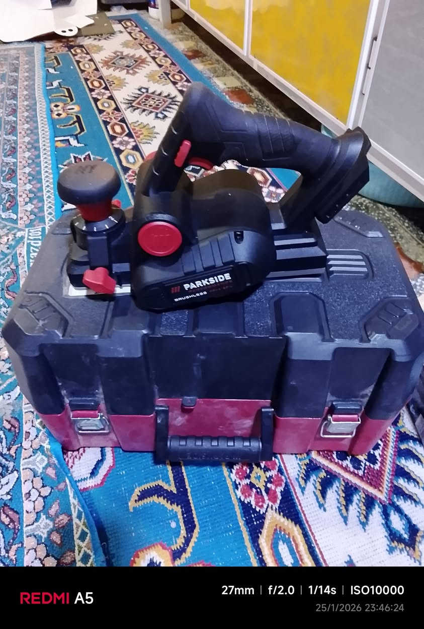 للبيع العدد اليدويه بإله موجود على مازنجر وعلى واتساب وهذا رقم تلفون ***********
