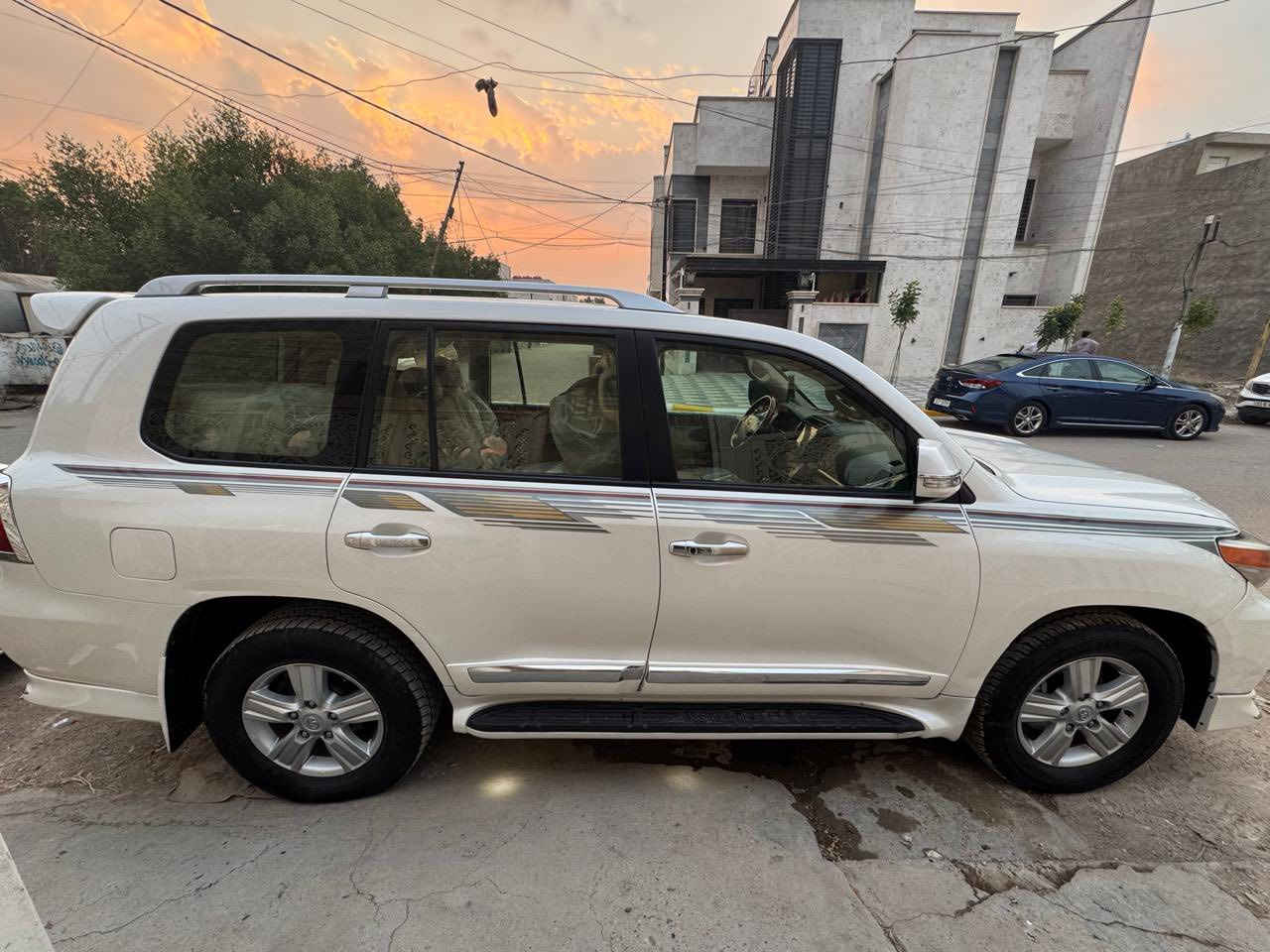 لاندكروز GXR موديل 2014 مكفولة استخدام شخصي رقم بغداد باسمي تحويل مباشر للتواصل واتساب فقط ***********
