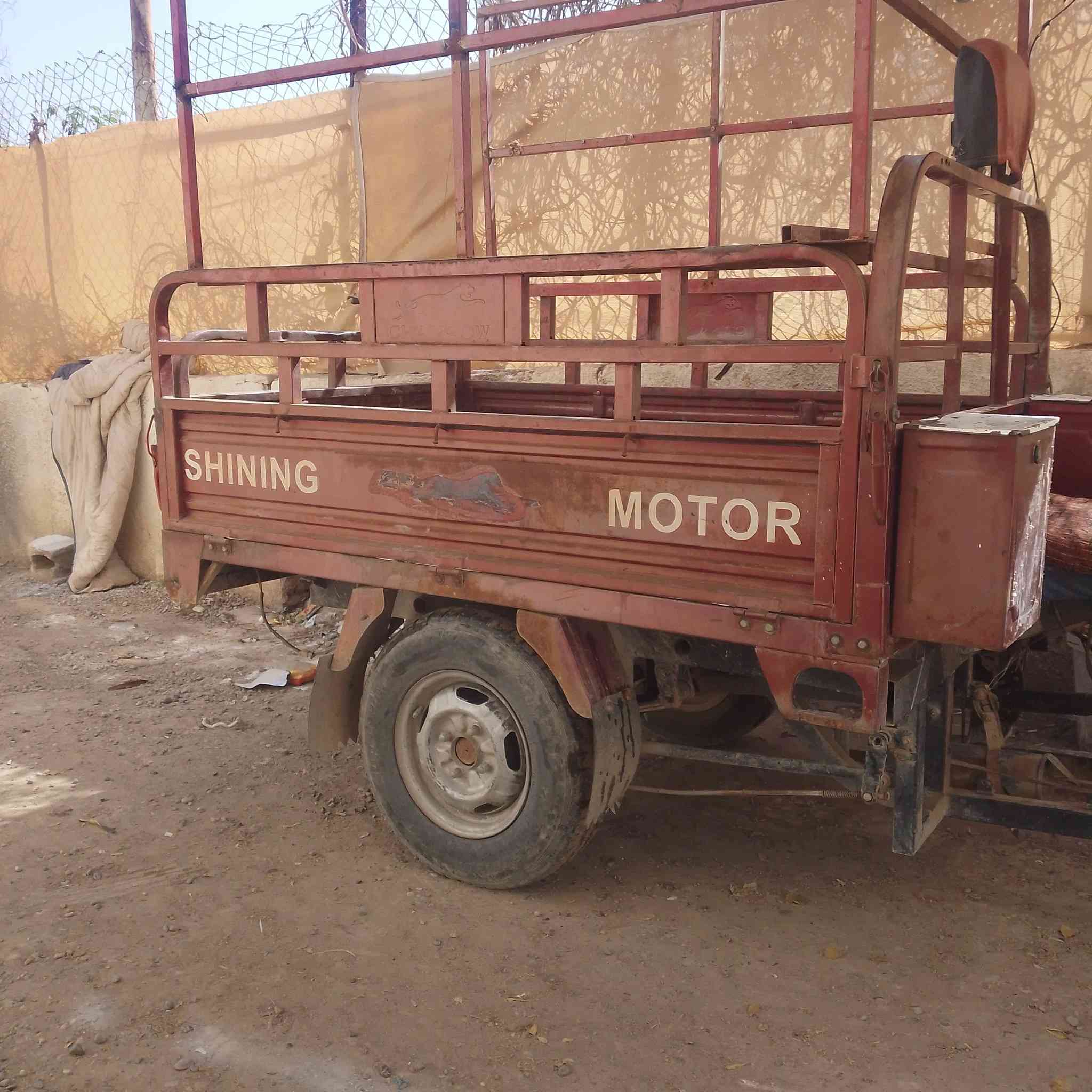 البيع سعر900
بيه مجال


**إذا كنت صاحب هذا الإعلان وتريد حذفه لأي سبب، رجاءا أرسل رسالة إلى الدعم الفني**
