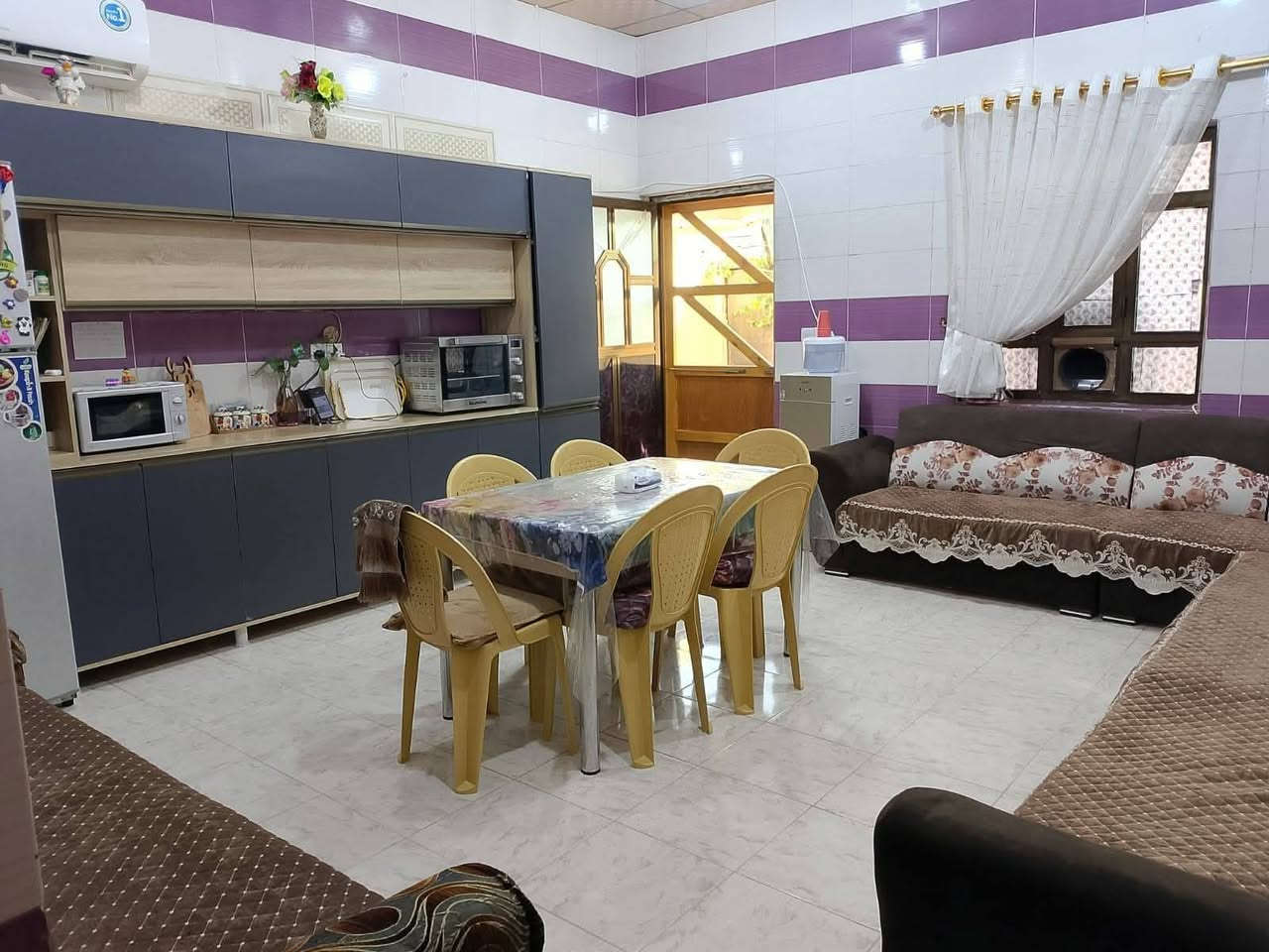 بيت للبيع طابو زراعي 260 متر مربع
الموقع هيت؛ بصائر الفرع مقابل جامع المصطفى
يحتوي 2 غرفة نوم وديوانية وهول ومطبخ حار وبارد
وصحيات داخلية وخارجية
ارضية البيت سيراميك ويحتوي على سقوف ثانوية
مكتب عقارات الشرق الأوسط في هيت شارع الخضر
***********
***********
