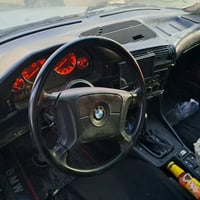 BMW1990.     /رقم سنه وي جديد هتا ٢٠٢٨ كبس 520  كير عادي.  سلايت تبريد...