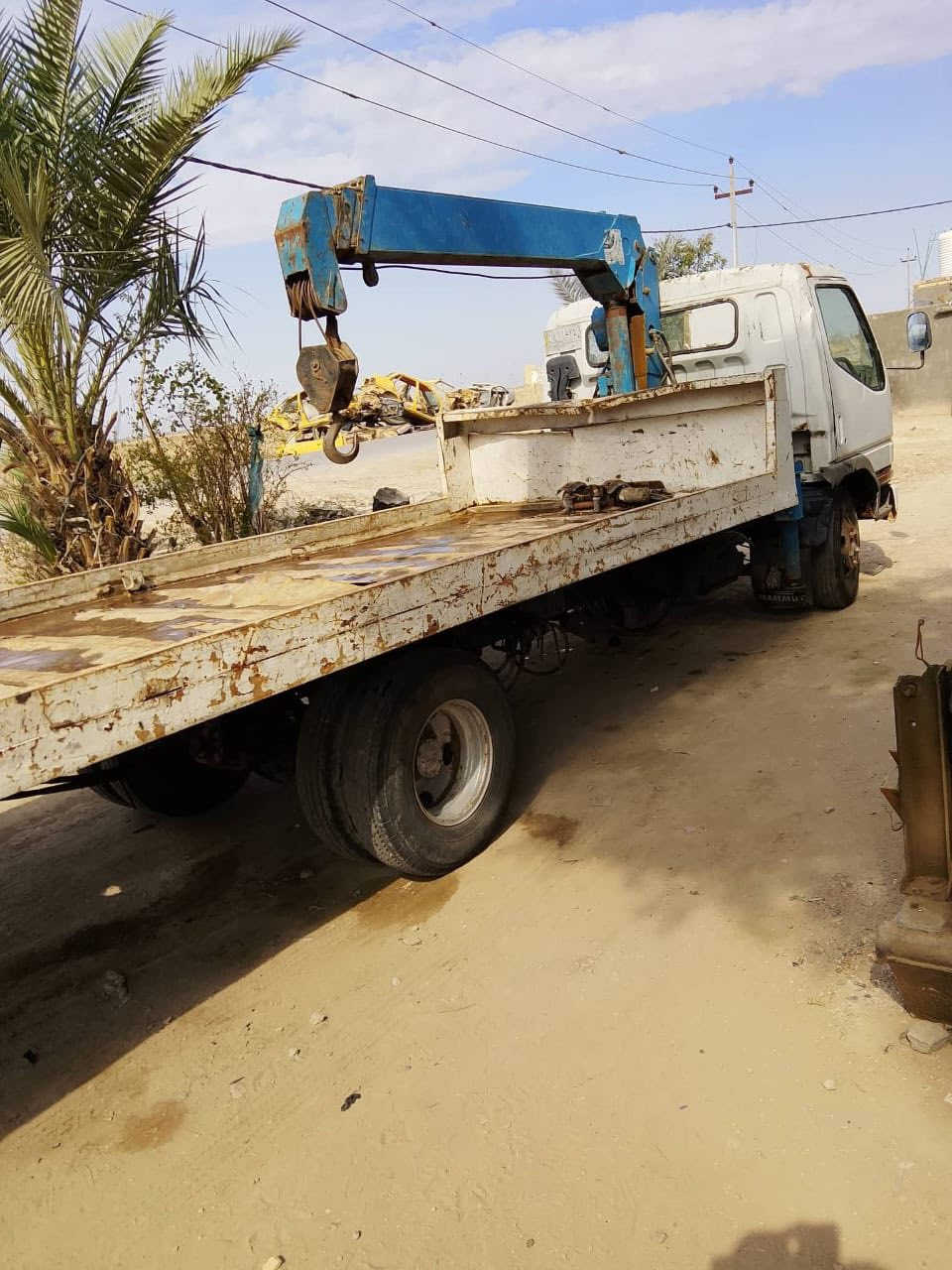 كرين  للبيع 
كنتر عريض مديل 1994المكان ديوانيه
مكينه كير شرط 
بدي نزال 
جوب سلايت شغال 
السعر 110 وبيه مجال 

***********
