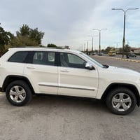 للبيع …… جيب لاريدو  وارد امريكي  موديل 2021  داخله كلين سيارة جديدة م...