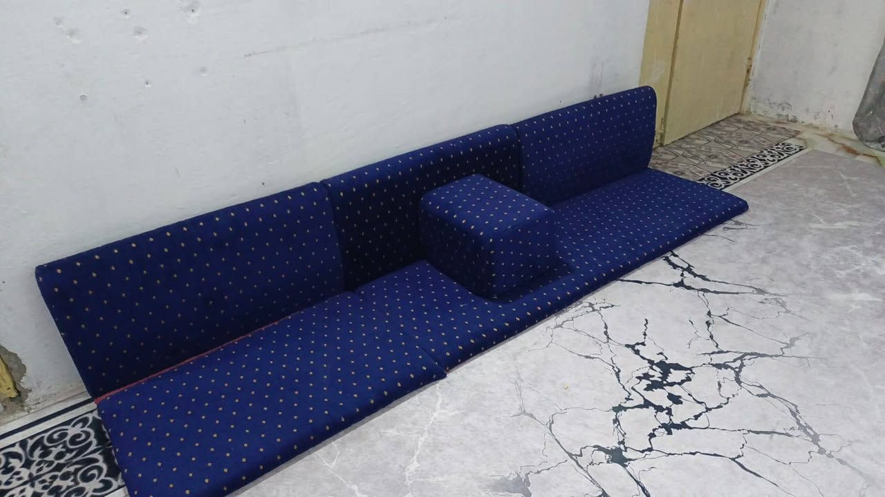 گعده عربيه مال كويت تكفي لديوان 5 متر 7 دواشك طول الدوشك الواحد 185سم وعرض الدوشك 60سم 
و7 متاچي نظيفه جدا السعر 250 الف العنوان الزبير قرب مجمع الكرار الطبي


**إذا كنت صاحب هذا الإعلان وتريد حذفه لأي سبب، رجاءا أرسل رسالة إلى الدعم الفني**