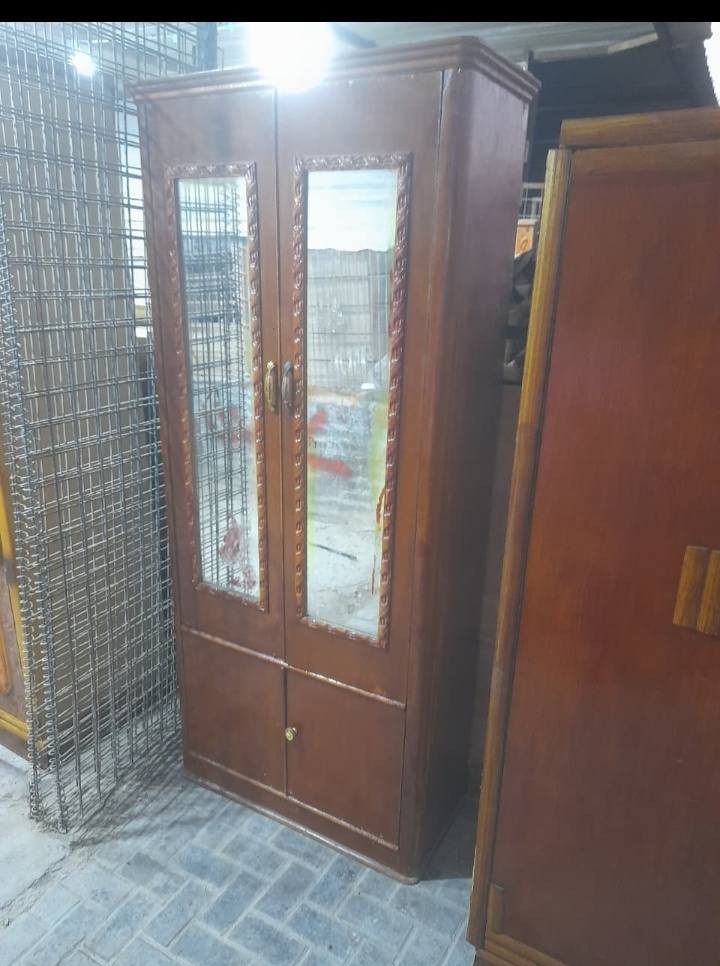 سلام عليكم اخوان كنتور لبيع معه ميز معه زاويه معه جرابي كلمن وسعره يريد يراسلني خاص وني بل خدمه ويضن اشتري غرف نوم مستخدمه مكاني رميثه  توصيل موجود للمحافظه ورقمي لتواصل ***********
