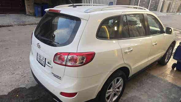 سنتافيه 2011 خلجي شركه العامه 
كير محرك مكفول محرك 6v سلندر 7 راكب 3 قطع تبريد تخم تاير تبريد ثلج صدرها نضيف سياره جاهزه من كلشي 
بيها شبرين صبغ باب صدر ودعاميات صبغ باقي مكفول 
السعر 148 بيها مجال للشراي  
الاستفسار ***********
مكاني بغداد السيديه
