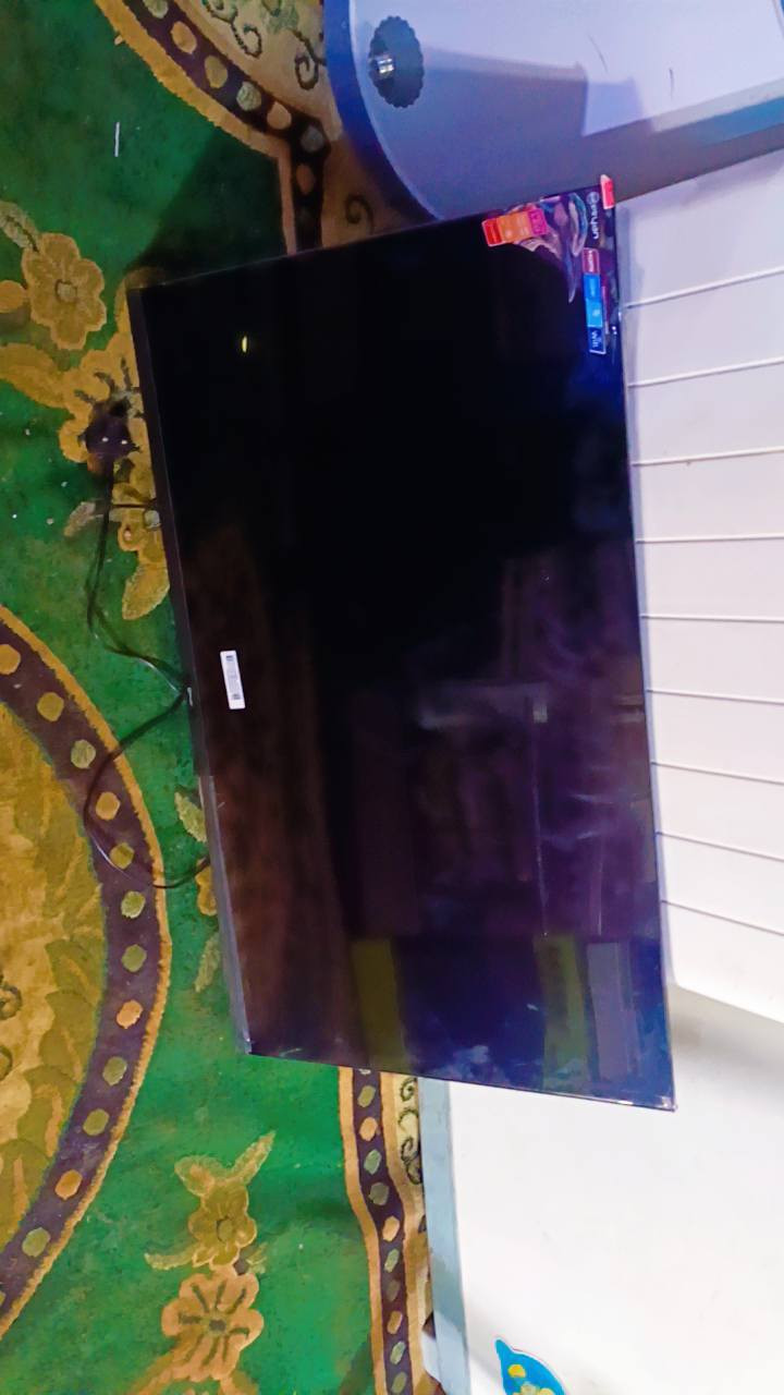 يوجد لدينا مواد منزليه في معرض ومزاد البركه العنوان كاطون الرازي شارع الحولي مقابيل الجملونات ***********
