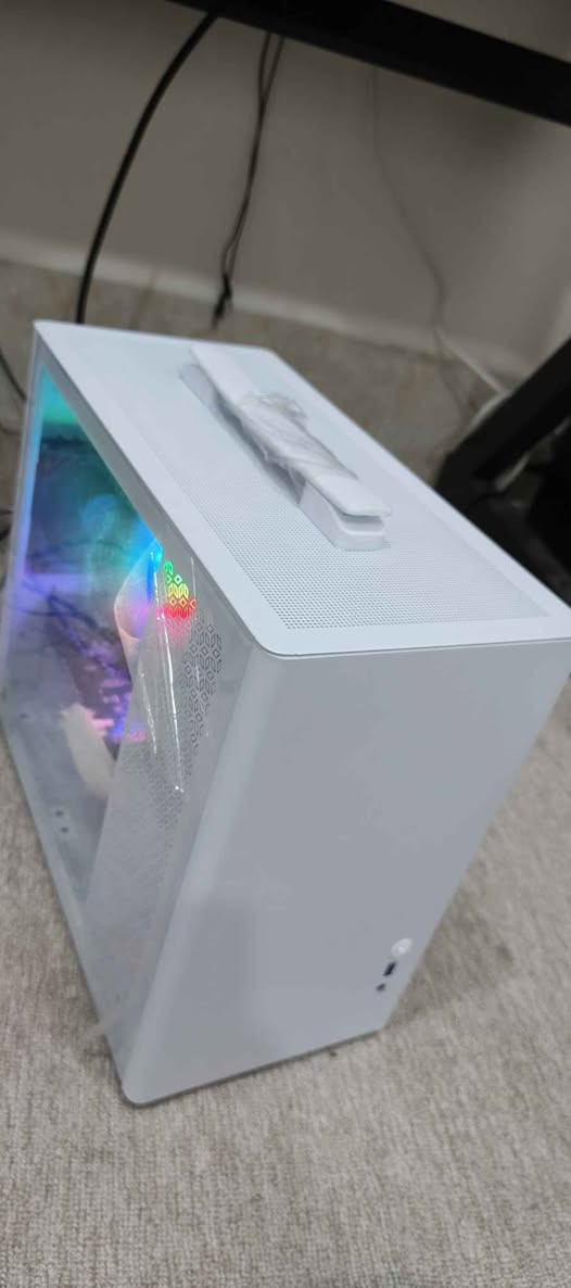 سلام عليكم
NRX: 235$

GPU: GTX1650 4GB GINWARD X2 FAN
CPU: iNTEL 2620V4 8CORE 16THREAD
RAM: 1×16 16GB DDR4 
HARD1: SSD 128GB  
HARD2: 500GB HDD
MB: X99 DDR4 SPE
POWER SUPPLY: 600W 80PLUS SPE
AIR: AIR COLER X1 FAN RGB 
CASE: SPE أربيل, العراق


**إذا كنت صاحب هذا الإعلان وتريد حذفه لأي سبب، رجاءا أرسل رسالة إلى الدعم الفني**