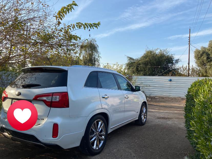 السلام عليكم سورنتو 2015. SX فول مواصفات امريكي 6 سلندر 7 راكب مواصفات فول شاشه كبيره بصمه ابواب ترحيب  بنو راما فول تكحم كهربائي تبريد تدفئه كشنات رقم بغداد السياره نضيفه مال جناي السعر 168وبيه مجال   الرقم*********** بي واتساب مكان بغداد محمودية
