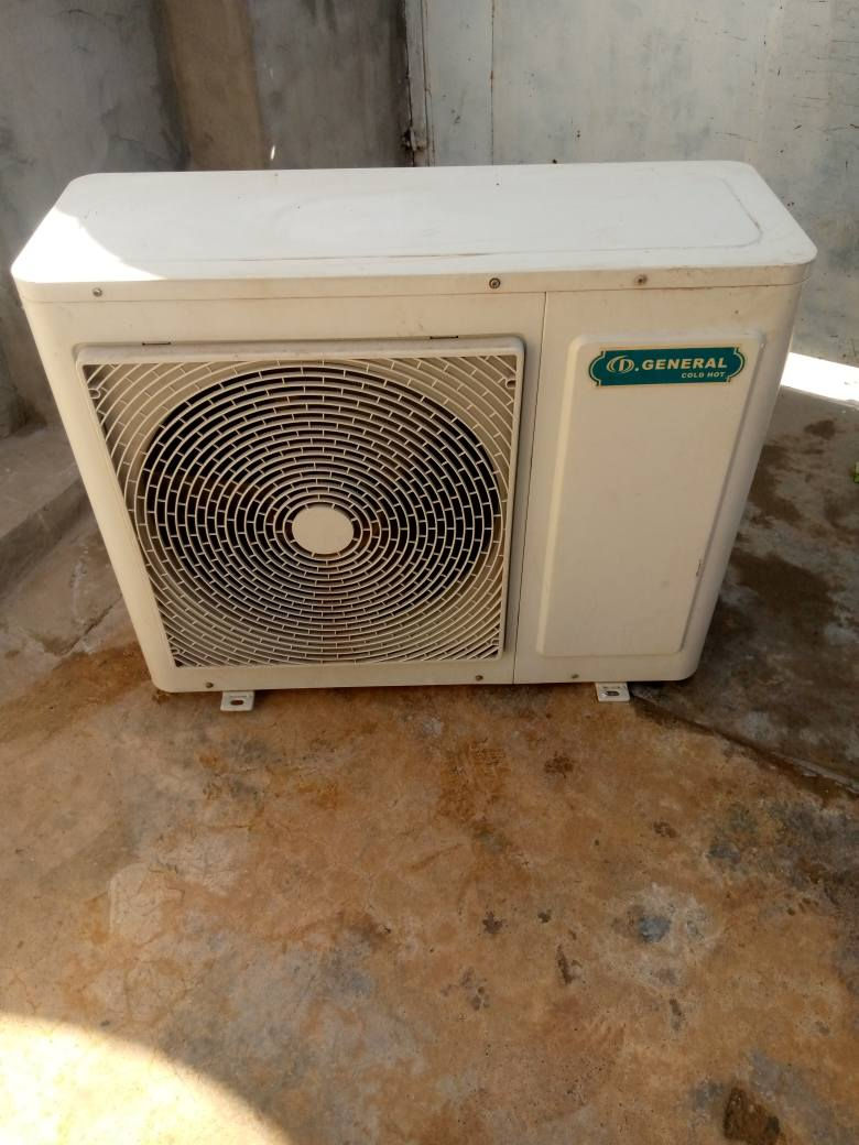 سبلت عمودي طنين وكنديشن إلجي شغالات شرط حيل جدد يرهم مراوس بعاطل ونشتري عاطل *********** كركوك, العراق
