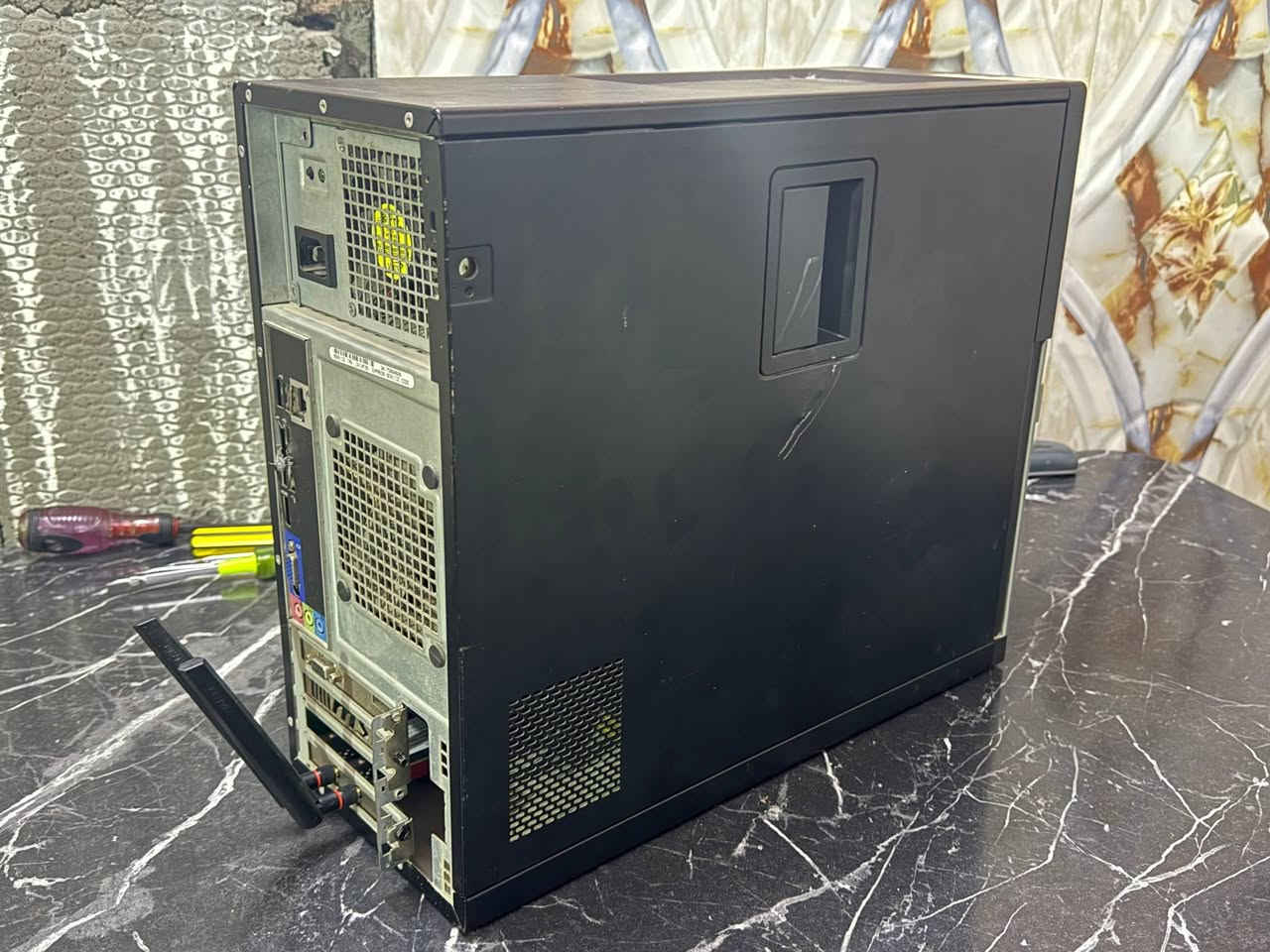 السلام عليكم
حاسبة ديل OPTIPLEX 3010
مواصفاتها

i7-3770 المعالج
GT-1030 GDDR4 MSI AERO 2GB كرت الشاشة
16GB ram 1600mhz الرام
SSD 120GB التخزين 
WIFI6 CARD + Bluetooth  كرت وايفاي وبلوتوث سريع￼

 الحاسبة قابله للتطوير تكدر تحط اي بور سبلاي وكرت شاشة تريده
لان مدخل المذربورد ابو 24 بن عكس بعض حاسبات ديل مابيها مدخل 24 بن

سعرها 160 الف ويوجد توصيل لجميع المحافظات


**إذا كنت صاحب هذا الإعلان وتريد حذفه لأي سبب، رجاءا أرسل رسالة إلى الدعم الفني**