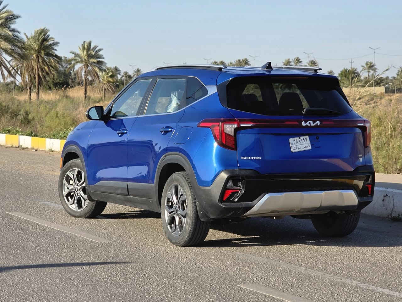 كيا سلتوز موديل 2024 وارد امريكي 
محرك 2000 دوش 
ماصفاتها نص فول 
بصمه - تشغيل عن بعد - فور ويل - تبريد قطعتين - تدفئة كشنات 
وبقية الموصفات المعروفة 
حادثها فقط دعاميه مبدله نفس اللون 
بيها اربع اصابع خشم البنيد بارد 
تصليح اصلي 100%
بدون فتح بدون صبغ 
بدون رقم سعر 158 وبيها مجال 
مكاني بابل مركز المدينة 
***********
