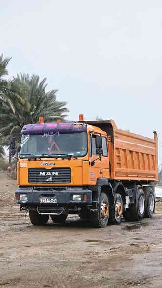 للبيع مان صقر موديل 2003 مكينه 460 كير 160 حصيره مجموعه نص جيئف خمس فحله  رقم سليمانيه جديد بسمي تخم تاير للاتصال *********** او ***********
