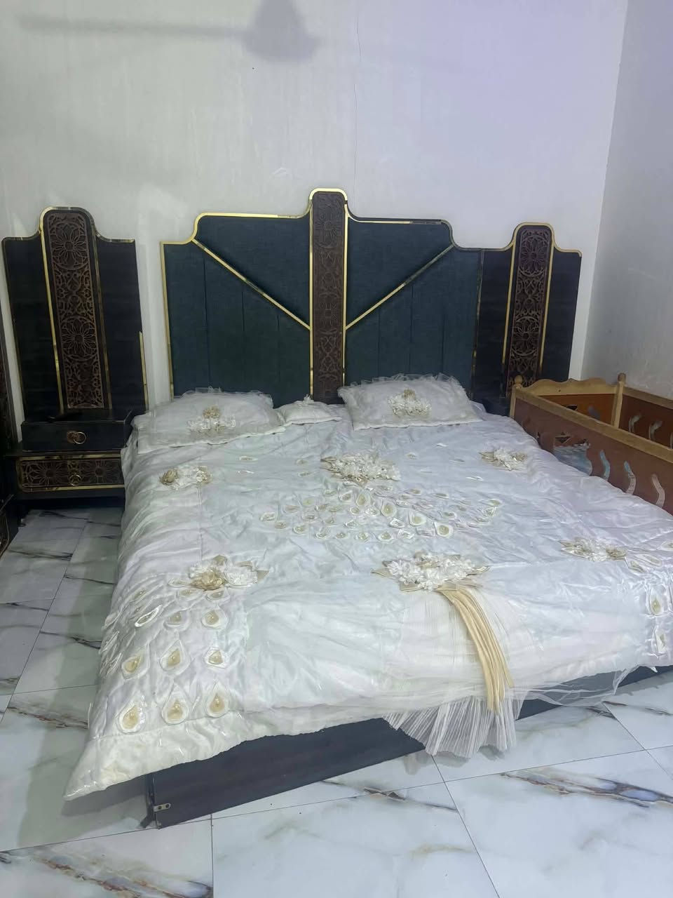 غرفة تركيه 300 مكان ديوانيه


**إذا كنت صاحب هذا الإعلان وتريد حذفه لأي سبب، رجاءا أرسل رسالة إلى الدعم الفني**