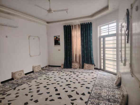 سلام عليكم ورحمه الله وبركاته دار للبيع في حي النداء المساحه 200 متر على ساحه عدد الغرف ثلاثه بناء 2024 مال بلديه حر ساحبين عليه قرض صندوق الاسكان السعر الكلي مع القرض 190 سعر النقدي 140 الاستفسار الاكثر اتصل على الرقم رقم ***********
